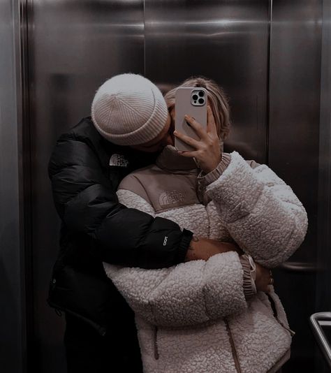 Goofy Couples, North Face Puffer Jacket, Secret Relationship, Cute Couples Photos, Photo Couple, Couples Poses For Pictures, Cute Relationship Goals, Paros, Couple Aesthetic