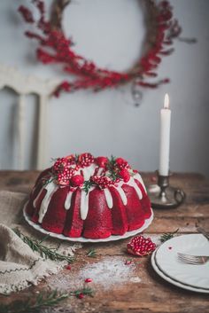 Red Velvet Bunt Cake, Yalda Cake, Cheesecake Red Velvet, Winter Sweets, Red Velvet Bundt, Homemade Christmas Cake, Cake With Cream Cheese Filling, Christmas Bundt Cake, Red Velvet Bundt Cake