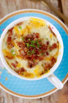 Breakfast In A Mug, Microwave Mug Recipes, Cup Recipes, Mug Dinner, Easy Microwave Recipes, Bacon Muffins, Microwave Meals, Muffin In A Mug, Microwave Food