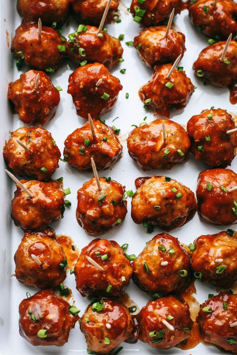 Meatballs Cocktail, Gf Appetizers, Bbq Cocktails, Gluten Free Party, Meatball Appetizer Recipe, Dairy Free Appetizers, Gluten Free Bbq, Gluten Free Meatballs, Baked Meatballs