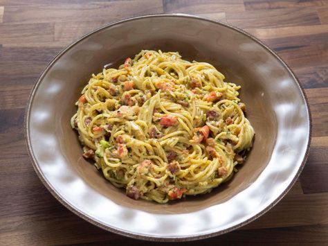 Crab Recipe, Pasta Carbonara Recipe, Rachael Ray Recipes, Carbonara Recipe, Pasta Carbonara, Carbonara Pasta, Spaghetti Carbonara, Crab Recipes, Recipe 30