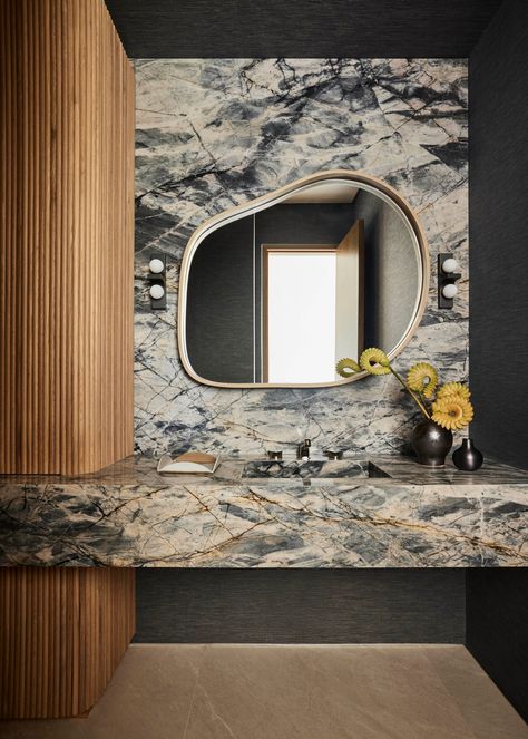 Built In Makeup Vanity In Bathroom, Small Funky Bathroom Ideas, Architectural Digest Bathroom, Bold Powder Room, Fun Bathrooms, Marble Bar, Mirror Backsplash, Прикроватные Тумбочки, Public Restroom