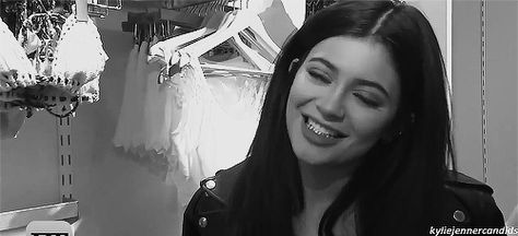 White Gif, Kylie Jenner Gif, Black And White Gif, Jenner Girls, Kylie Jenner Pictures, Kylie Kristen Jenner, King Kylie, Kendall And Kylie Jenner, Kim K