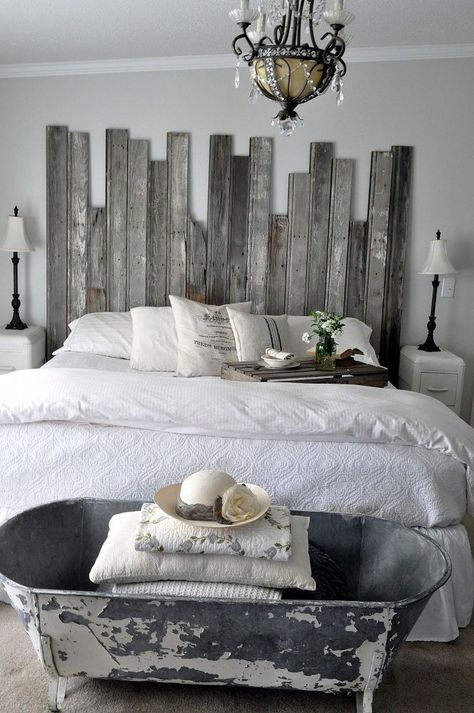 Koti Diy, Reclaimed Wood Headboard, Pallet Headboard, Wooden Pallet Furniture, Fa Fal, Bedroom Furnishings, Wooden Headboard, Pallet Furniture Bedroom, Bed Headboard