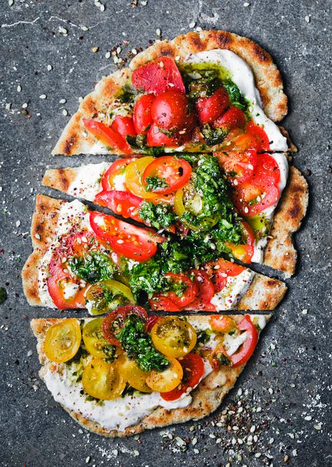 Oat & Yogurt Flatbread with Green Sauce and Tomatoes – Green Kitchen Stories Oat Yogurt, Yogurt Flatbread, Gluten Free Bagels, Pizza Cake, Green Sauce, Artisan Food, Kitchen Stories, Pizza Hut, Oat Flour