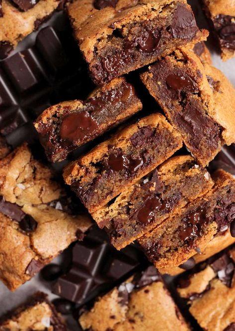 Salted Espresso Chocolate Chunk Blondies - Scientifically Sweet Brown Sugar Espresso, Chocolate Chunk Blondies, Scientifically Sweet, Espresso Brownies, Fudgy Brownie Recipe, Big Chocolate, Blondies Recipe, Bakery Ideas, Flaky Salt