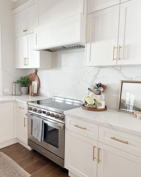 I thought I’d answer some of our most common kitchen questions all in one place ….… Benchtop & splashback are an engineered stone -… | Instagram Stone Splashback Kitchen, Fire Clay Sink, Stone Benchtop Kitchen, Calacatta Luxe, White Marble Kitchen Countertops, White Kitchen Splashback, White Oak Kitchen, White Marble Kitchen, Kitchen Benchtops