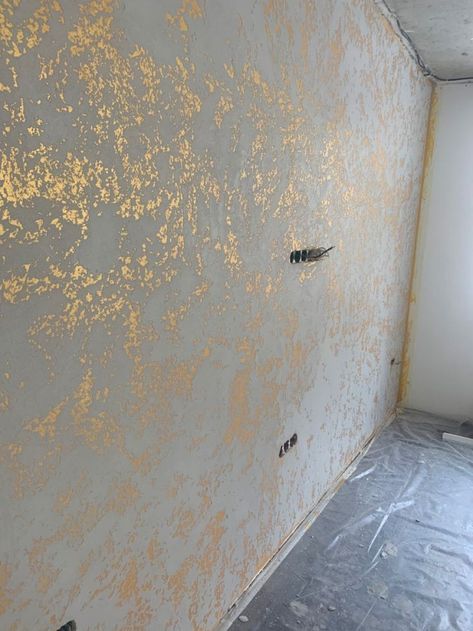 Metallic Sponge Paint Wall, Gold Sponge Paint Wall, Gold Flake Wall, Gold Wall Paint Living Room, Textured Wall Paint Designs, Wall Panel Ideas, Modern Wall Texture, Sponge Painting Walls, Glitter Accent Wall