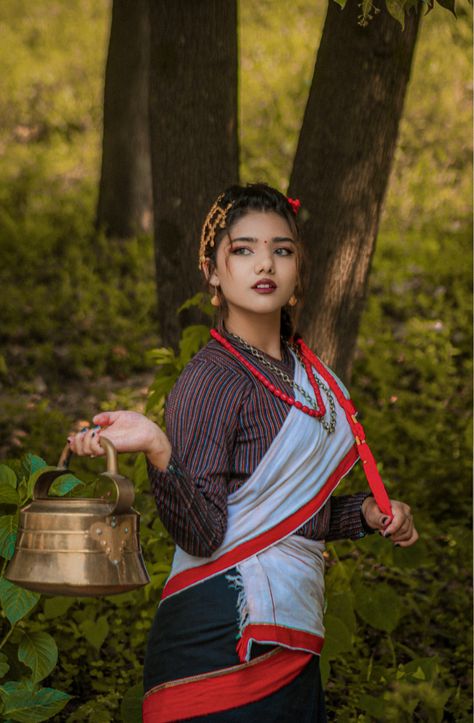 Newari Culture, Comfy Trendy Outfits, Gurung Dress, Nepal Clothing, Nepal People, Cultural Dress, Nepal Culture, Indian Colours, Traditional Attires