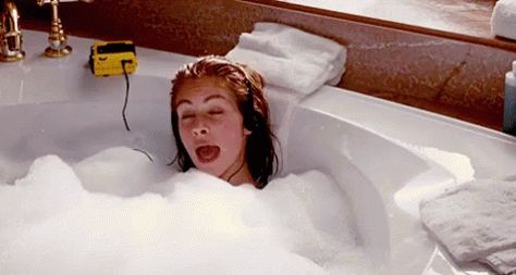 Julia Roberts GIF - JuliaRoberts PrettyWoman Film - Discover & Share GIFs Gif Terror, Meg Ryan, Romantic Comedy Movies, Menstrual Cup, Richard Gere, Seinfeld, Kate Beckinsale, Julia Roberts, Notting Hill