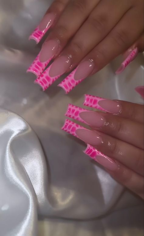 Cute Hot Pink Nail Designs, Festival Nails Square, Long Nail Inspo Baddie Summer, Pink Alligator Nails, Matching Nail Sets For Best Friends, Long Acrylic Nails Designs Ideas Baddie, Cute Baddie Nails Acrylic, Pink Summer Acrylic Nails, French Tip With Design Acrylic