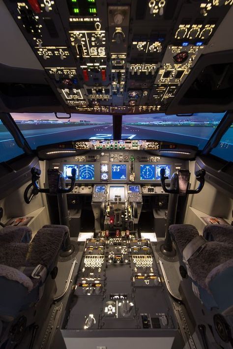 Boeing 737 Cockpit, Pilots Quotes Aviation, Pilot Career, Flight Simulator Cockpit, Aviation Education, Plane Photography, Student Pilot, Cabin Aesthetic, Airplane Wallpaper