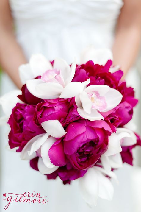 Fabulous bouquet: hot pink peonies and pink-throated white orchids. Love.    You all should follow my work for more wedding ideas: http://pinterest.com/weddesignstudio/ Pretty Wedding Bouquet, Fuschia Wedding, Orchid Bouquet Wedding, Fuchsia Wedding, Hot Pink Weddings, Bride's Bouquet, Boda Mexicana, Orchid Wedding, Mod Wedding