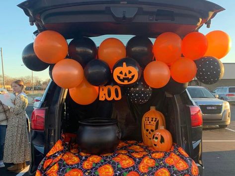 Jeep Trunk Or Treats, Golf Cart Decorations, Trunker Treat Ideas, Trunk Or Treat Ideas, Festival Games, Treat Ideas, Trunk Or Treat, Halloween Event, Family Halloween