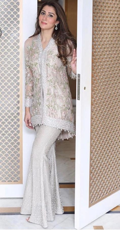 Coords Set Outfit Formal, Pakistani Western Dresses, Partywear Coord Set, Western Pakistani Outfits, Kurti Designs Latest Party Wear Wedding, Formal Coord Sets, Latest Designer Dresses Indian Style, Latest Cord Set Designs 2022, Indian Fashion Dresses Modern