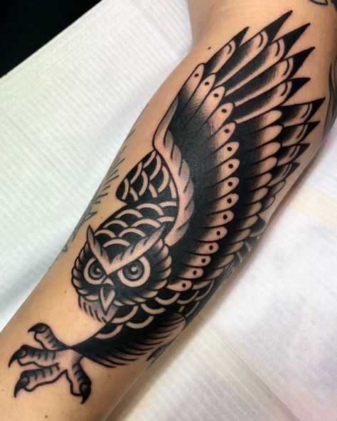 Back Tattoo Men Traditional, Black And White Owl Tattoo, American Traditional Elephant Tattoo, Trad Owl Tattoo, American Traditional Animals, American Traditional Owl Tattoo, Owl Traditional Tattoo, Owl Tattoo Men, Traditional Owl Tattoo