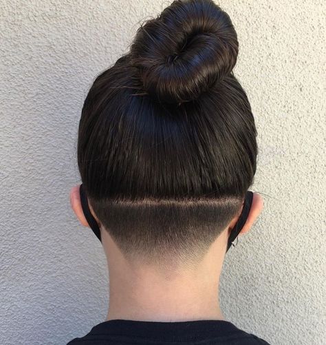 Long Hair with Shaved Back of the Head Female Undercut Long Hair, Hair Ideas For Women, Undercut Hair, Undercut Hairstyles Women, Undercut Long Hair, Shaved Hair Designs, Tutorial Ideas, Short Hair Undercut, Braids With Extensions