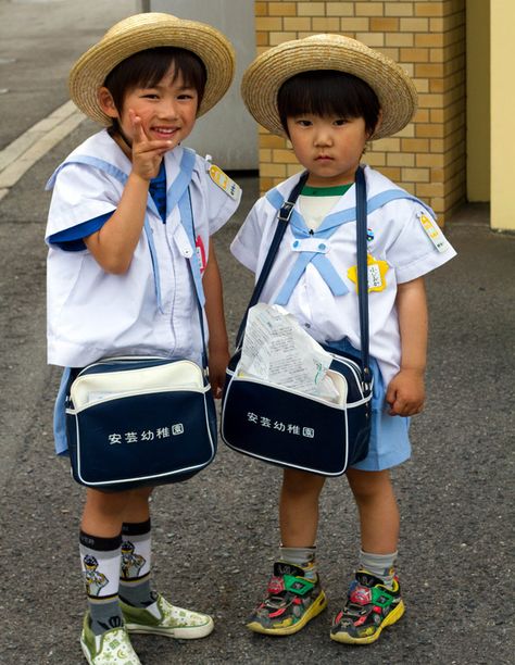 Sumimasen (I am sorry) ~ by Journey With the Smalls of Japan. Japanese Kindergarten Uniform, Japanese Kindergarten, Kindergarten Uniform, Japanese Kids, Piskel Art, Rabindranath Tagore, Kids Uniforms, Kids Around The World, Human Reference