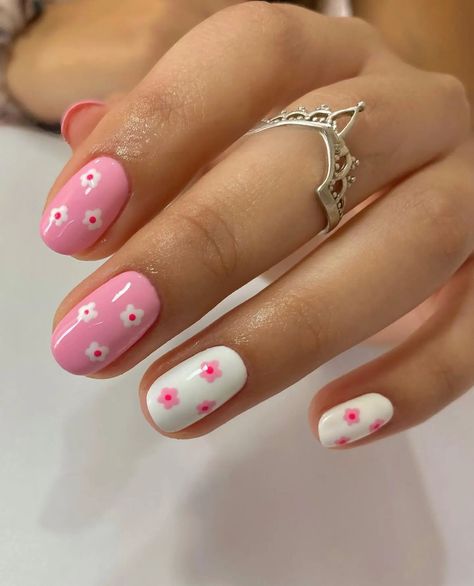 Short Summer Nails, Pink Summer Nails, Pink Designs, Nail Painting, Pink Gel Nails, Short Gel Nails, Summery Nails, Pink Nail Art, Cute Gel Nails