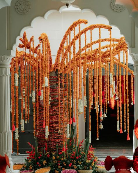 Instagram Stage Decorations Flowers, Rajasthani Wedding Decor, Indoor Indian Wedding, Stage Decor Ideas, Orange Wedding Decor, Marigold Decor, Diwali Theme, Ambience Decor, Diwali 2024