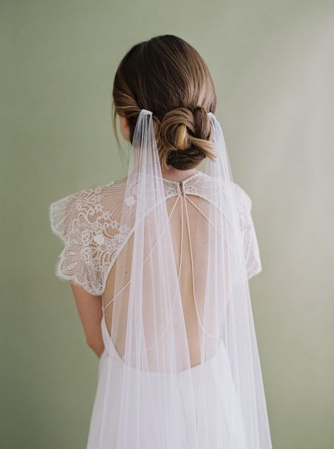 Draped Veil, Boho Veil, Wedding Ponytail Hairstyles, Drape Veil, Boho Veils, Draping Wedding, Veil Long, Diy Wedding Hair, Ivory Veil