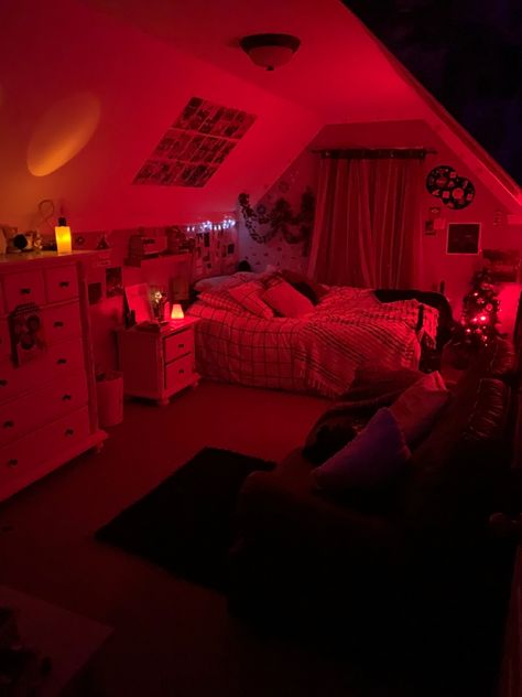 Moving Room Around Ideas Bedrooms Small Spaces, Cool Room Lighting Ideas, Decorations For Small Bedrooms, Room Ideas For Attic Rooms, Attic Bedroom Inspirations, Room Inspo Slanted Ceiling, Red Aesthetic Room Ideas, Rooftop Bedroom Ideas, Red Led Lights Bedroom