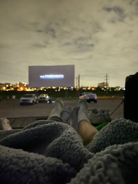 Going On Dates, Movies With Boyfriend, Drive In Aesthetic, Movie In Car, Drive In Date, My Pov Aesthetic, Spring Dates, Movie Date Aesthetic, Fall Drive In Movie Aesthetic