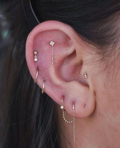 Ear Constellation, Earring Constellation Piercing, Piercing Curation, Libra Constellation Ear Piercing, Double Flat Piercing, Flat Piercing Jewelry Gold, Multiple Ear Piercings Pearl, Constellation Piercing, Astrology Ear Piercings