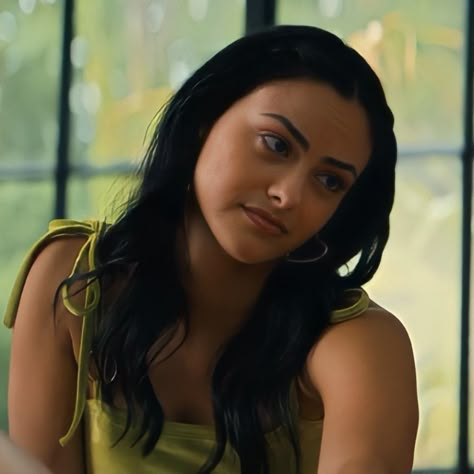 give credits !! Drea Torres, Camila Mendes Veronica Lodge, 90s Haircuts, Camilla Mendes, Cami Mendes, Targaryen Aesthetic, Veronica Lodge, Riverdale Cast, Movie Fashion