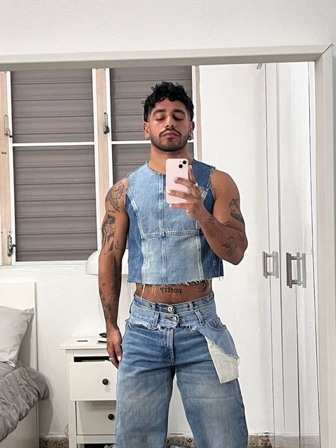 Coachella Outfit Men, Bike Shorts Outfit, Festival Outfits Men, Queer Fashion, Men Stylish Dress, Street Fashion Men Streetwear, Coachella Outfit, Streetstyle Fashion, Mens Fashion Streetwear