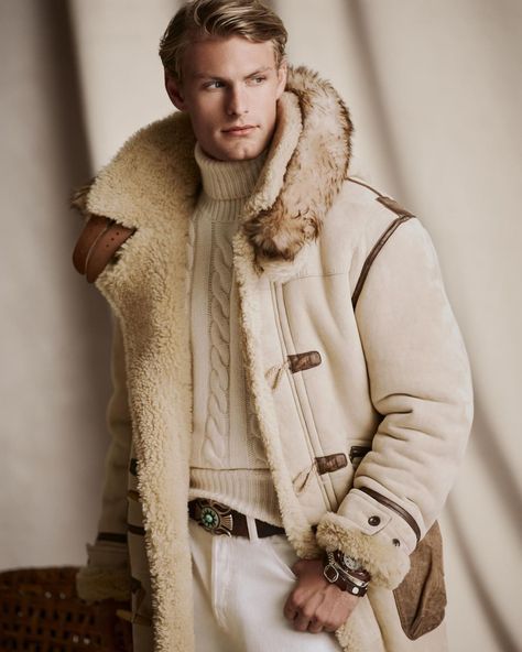 Sheepskin Coat Mens, Ralph Lauren Winter, Mens Fur Coat, Versace Print, Toggle Coat, Luxury Jacket, Rugby Fashion, Fancy Suit, Ralph Lauren Menswear