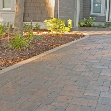 Driveways and Walkways | Villa Landscapes Paved Driveway Ideas Curb Appeal, Paver Driveway Ideas, Front Pathway, Pavers Ideas, Paver Base, Pavers Driveway, Brick Paver Driveway, Paver Sealer, Tahiti Beach