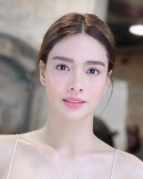 Erich Gonzales, Makeup Asia, Asian Wedding Makeup, Fresh Makeup Look, Fresh Face Makeup, Fresh Makeup, Bridal Makeup Natural, Makeup Looks Tutorial, Makeup Makeover