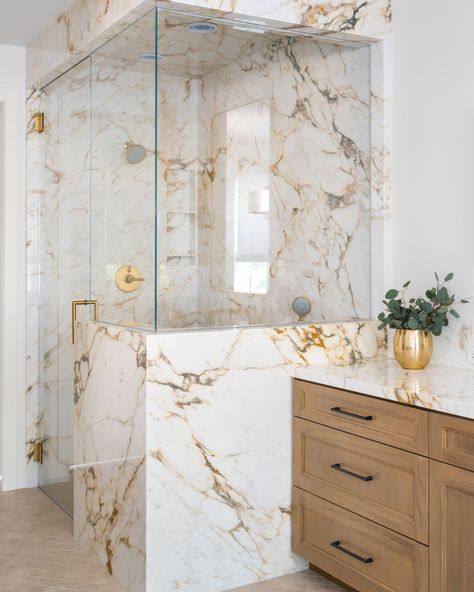 "More is more. Designed by @Aliciatorosiandesign Walls, Shower & Countertops: Calacatta Vagli Macchia Oro Slabs 📸 @mikeradfordphoto Pony Wall, Polished Porcelain Tiles, Modern Properties, Contemporary Bathroom Designs, Primary Bathroom, Dropped Ceiling, Bathroom Styling, Contemporary Bathroom, Modern Bathroom Design