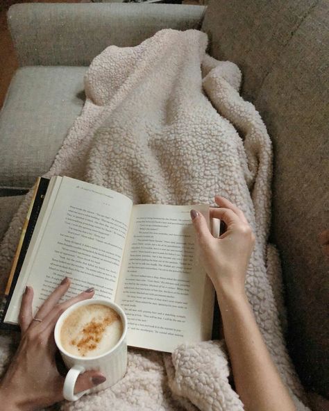 Studera Motivation, Reading Motivation, Bookstagram Inspiration, Fall Mood Board, Books And Coffee, Reading Aesthetic, Cozy Aesthetic, Book Study, Reading Time