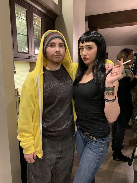 Iconic Costumes For Women, Halloween Couple Costumes 2024, Obscure Halloween Costumes, A24 Costumes, Breaking Bad Halloween Costume, Breaking Bad Halloween, Jesse And Jane, Duo Costume Ideas, Aesthetic Costumes