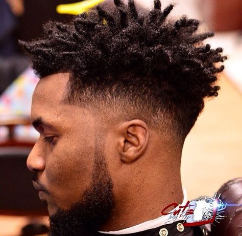 Dread Fade Haircut, Drop Fade Locs, Fade With Locs, Hippie Photography, Natural Haircut Styles, Hair Twists Black, Drop Fade, Afro Natural, Dreadlock Hairstyles For Men