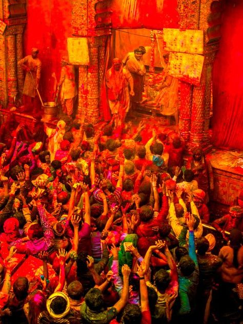 Celebrating Holi Festival In Mathura Vrindavan | Inditales Holi Story, Holi Sweets, Happy Holi Video, Holi Wishes Images, Mathura Vrindavan, Holi Pictures, Festival Paint, Radha Krishna Holi, Holi Festival Of Colours