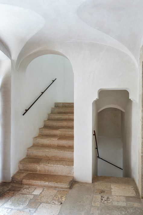 A 16th-Century Monastery-Turned-Hotel in Abruzzo, Italy Monastery Aesthetic, Monastery Interior, Georgian Hotel, Arco Floor Lamp, Abruzzo Italy, Church Aesthetic, Glamorous Interiors, Michelin Restaurant, Landmarks Art