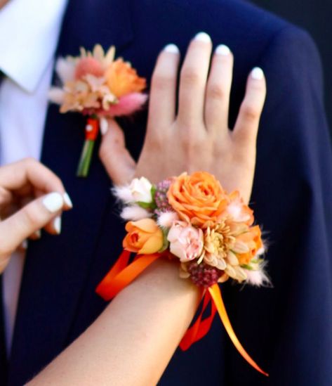 Orange Corsage, Prom Flowers Corsage, Boutonnieres Prom, Prom Picture Poses, Orange Prom Dresses, Corsage And Boutonniere Set, Prom Corsage, Corsage And Boutonniere, Corsage Prom