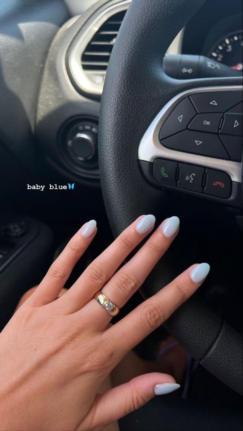 Short Oval Nails Summer Colors, Simple Trendy Nails Short, Short Acrylic Shapes, Dip Nail Ideas For Short Nails, Simple Cute Dip Nails, Graduation Blue Nails, Short Powder Blue Nails, Blue Tip Dip Nails, Dip Powder Nails Aesthetic