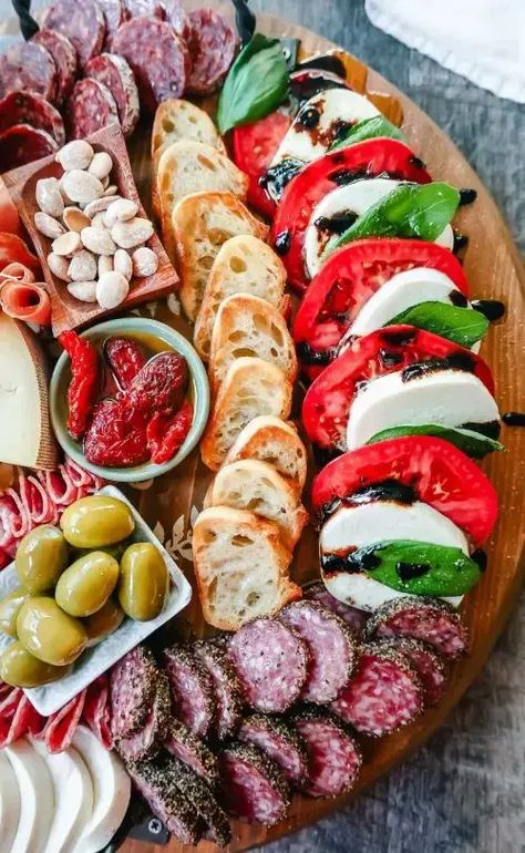 35 Amazing Charcuterie Board Ideas You Need To Try Today #EidEatsExtravaganza Burger Charcuterie Board, Charcuterie Board Ideas, Charcuterie Recipes, Christmas Centerpieces Diy, Charcuterie Boards, July Party, Grocery List, Christmas Centerpieces, Food App