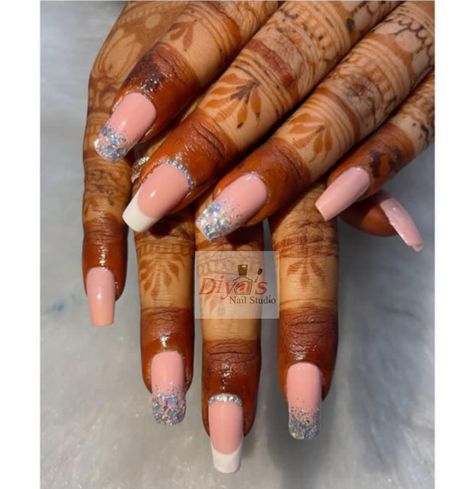 Peach Colour Nails, Peach Nails With Designs, Colour Nail Art, Peach Nail Art, Peach Colored Nails, Nail Art 2023, Simple Nail Art, Art Nail Art, Peach Nails