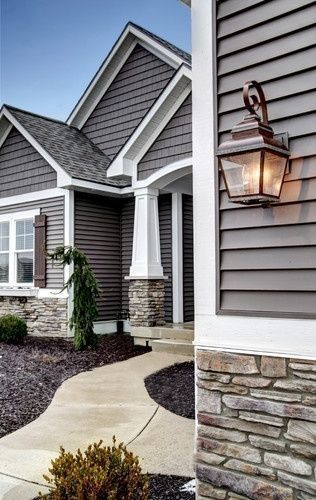 Vinyl siding and stone is a great combination - from Indulgy - Click for more Interior Design Country, Exterior Houses, Stone Exterior, Siding Colors, Paint White, Casas The Sims 4, Traditional Exterior, Exterior Remodel, House Siding