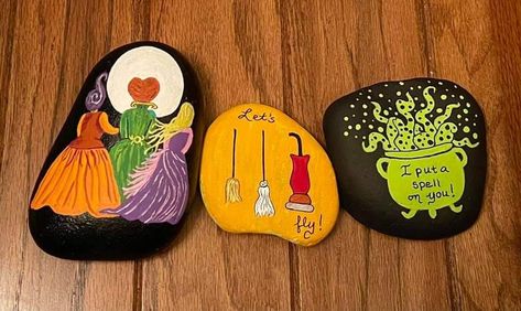 Hocus Pocus Rock Painting, Hocus Pocus Painted Rocks, Halloween Rocks, Painted Rocks Kids, Painted Rocks Diy, Rock Painting Patterns, Painting Rocks, Paint Rock, Rock Painting Designs