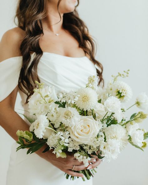 A texture-filled floral dream for E + B’s summer wedding 🤍 #summerwedding #weddingflorist #floraldesign #californiawedding #fresnoflorist #turlockflorist #centralvalleyweddings #bride #bridalbouquet Bridal Bouquet Summer, Wedding Florist, California Wedding, Bridal Bouquet, Summer Wedding, Florist, Wedding Flowers, Floral Design, Texture