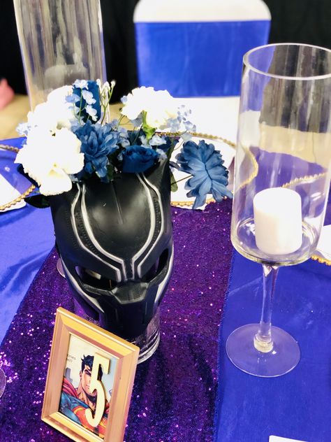 Marvel Wedding Decorations, Marvel Centerpiece Ideas, Marvel Wedding Ideas, Marvel Wedding Theme, Dc Wedding Theme, Avengers Wedding, Comic Book Themed Wedding, Superhero Centerpiece, Harley Wedding