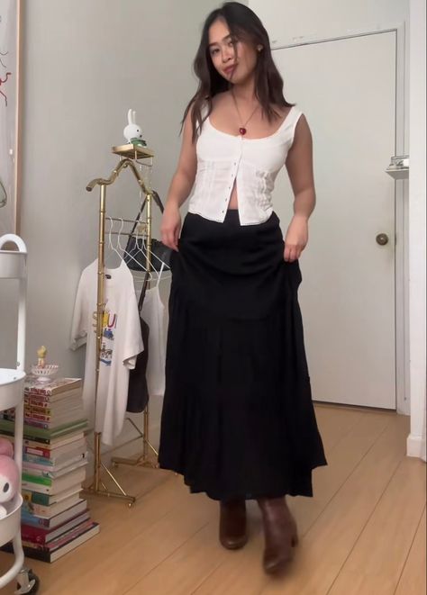 Long Skirt Date Night Outfit, Alt Indie Concert Outfit, Boho Black Skirt Outfit, Fall Black Maxi Skirt Outfits, Dark Feminine Spring Outfits, Cute Outfits With Long Black Skirt, Black Flowy Skirt Outfit Summer, Black Long Flowy Skirt Outfit, Black Midi Skirt Outfit Summer Casual