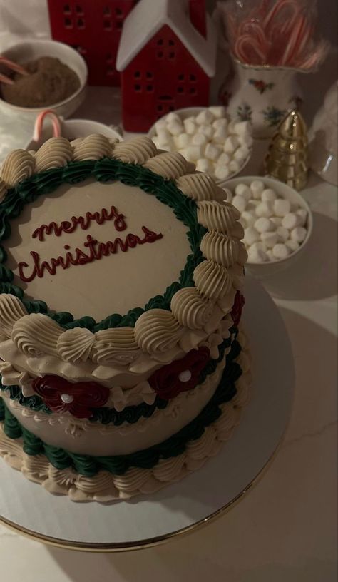 New Year Cake Aesthetic, New Year Cake, Cake Aesthetic, New Year's Cake, Food Tech, Holiday Cakes, Easy Cake Recipes, Christmas Aesthetic, Easy Cake