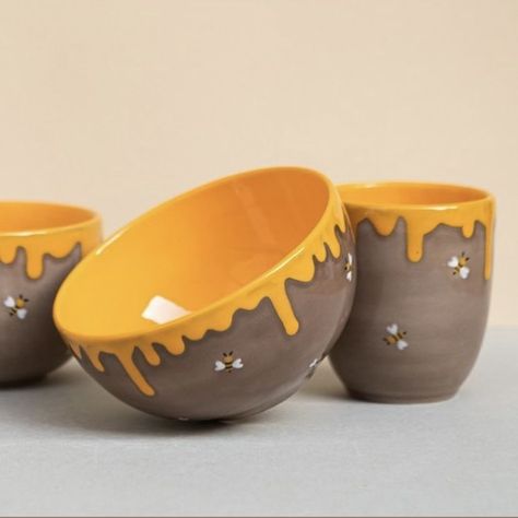 [Sponsored] 34 Perfect Ceramic Pottery Art Ideas Easy Tips You Have To See 2022 #ceramicpotteryartideaseasy Bowl Color Me Mine, Paint Ideas For Pottery, Clay Cafe Painting Ideas Bowls, Pottery Bowls Painting, Simple Painted Pottery Ideas, Pottery Designs Ideas Easy, Diy Ceramic Bowl Painting, Clay Bowl Designs Paint, Painting A Bowl Ideas